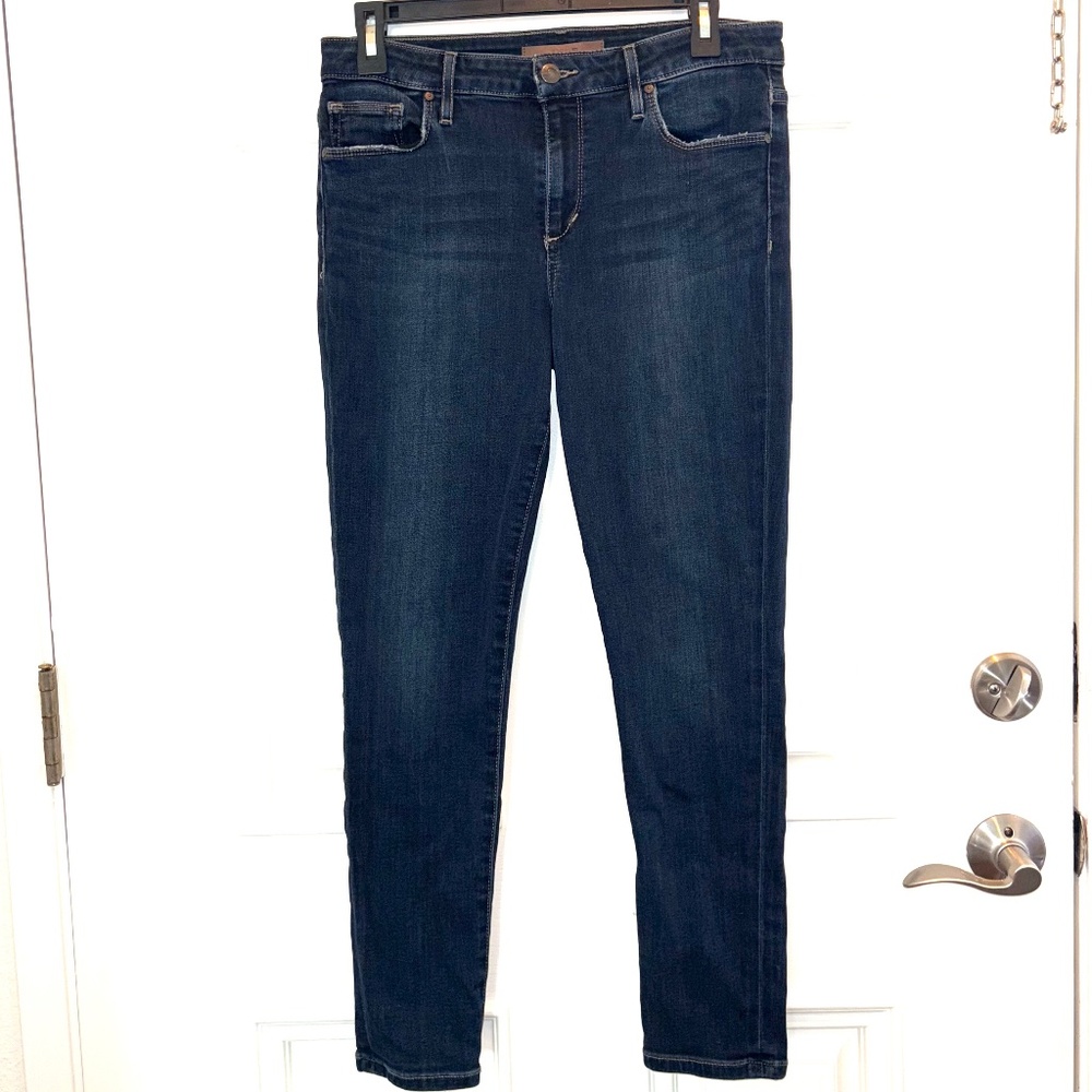 Genuine JOE’s Jeans Curvy Skinny W 29 / 26” Crop CA#35037 RN#149497 Dark Blue